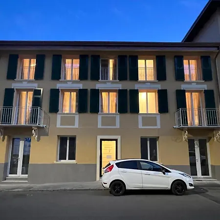 Cinque Terre Hub 12 *